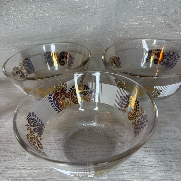 VINTAGE 1960’s Elegant Gold Paisley Capri  Patterned Glass Bowls (3 in the set) - Picture 2 of 7